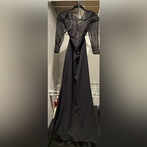 Dress the Population evening dress long with sheer sleeves. Size S black